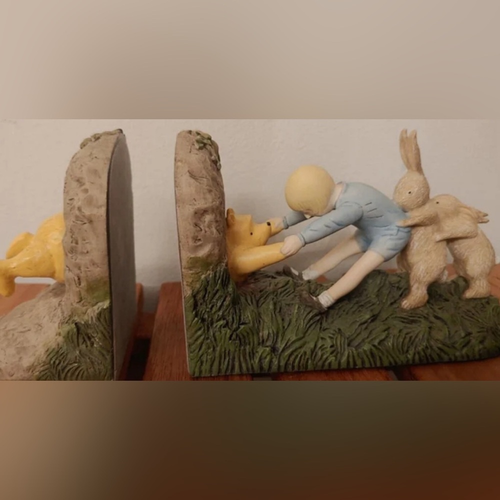 RARE CLASSIC POOH BOOK ENDS